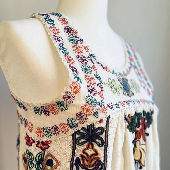 Kavita Bhartia Cream Multicolor Embroidered Lined Boho Shift Dress – US XS - Picture 1 of 12